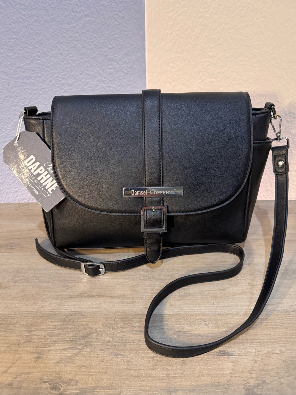 NWT Damsel In Defense Janie’s Gotta Daphne Concealed Carry Crossbody Bag